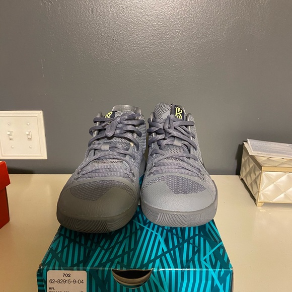 Size 4.5Y Nike juries 3 cool grey/navy - Picture 2 of 5